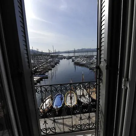 Restaurant De La Tour 2* Sanary-sur-Mer
