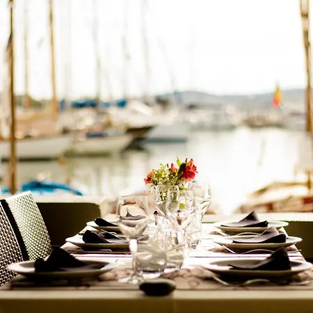 Restaurant De La Tour 2* Sanary-sur-Mer